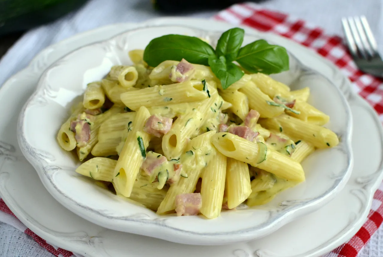 gotowa carbonara z cukinią