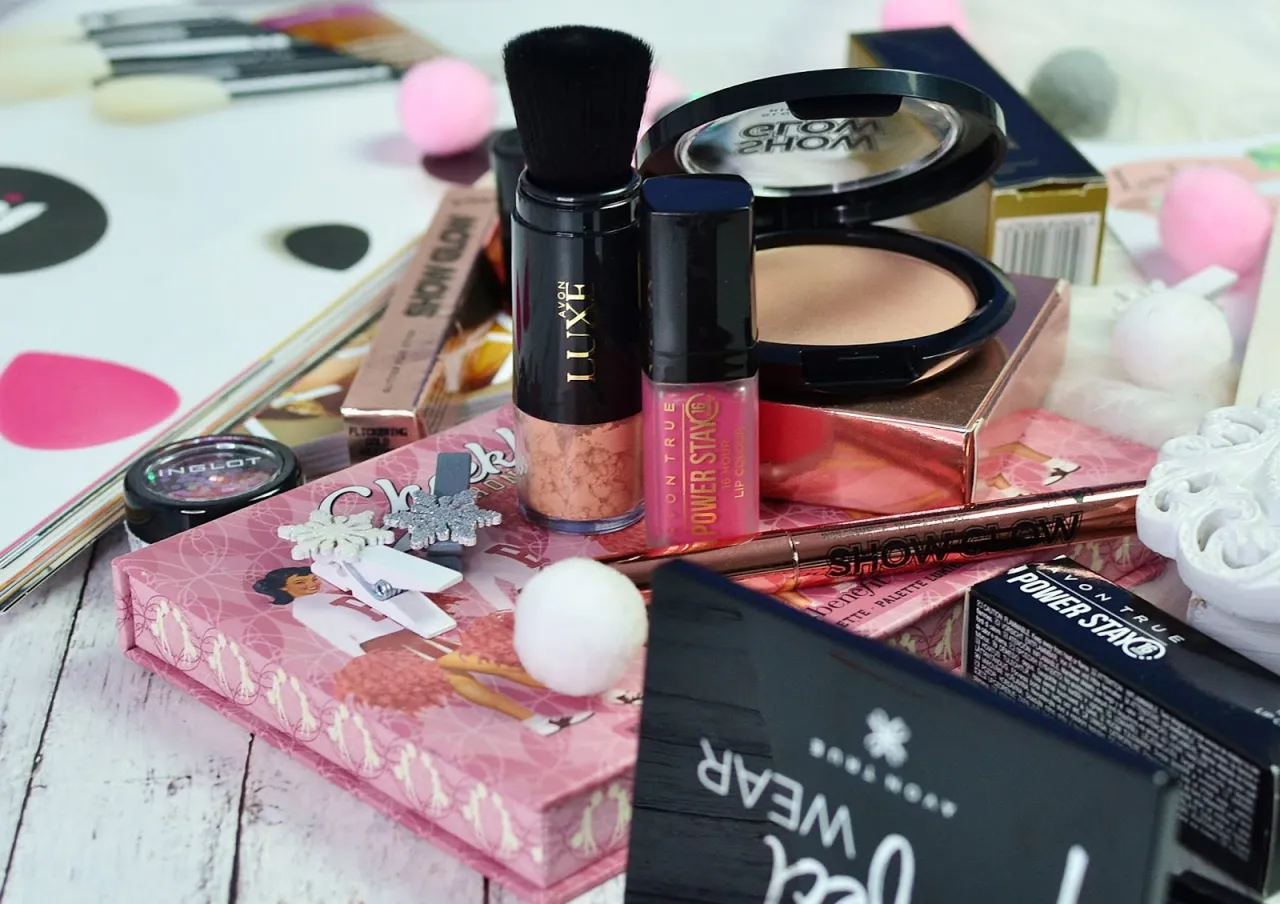 makijaż z kulkami Avon inspiracje