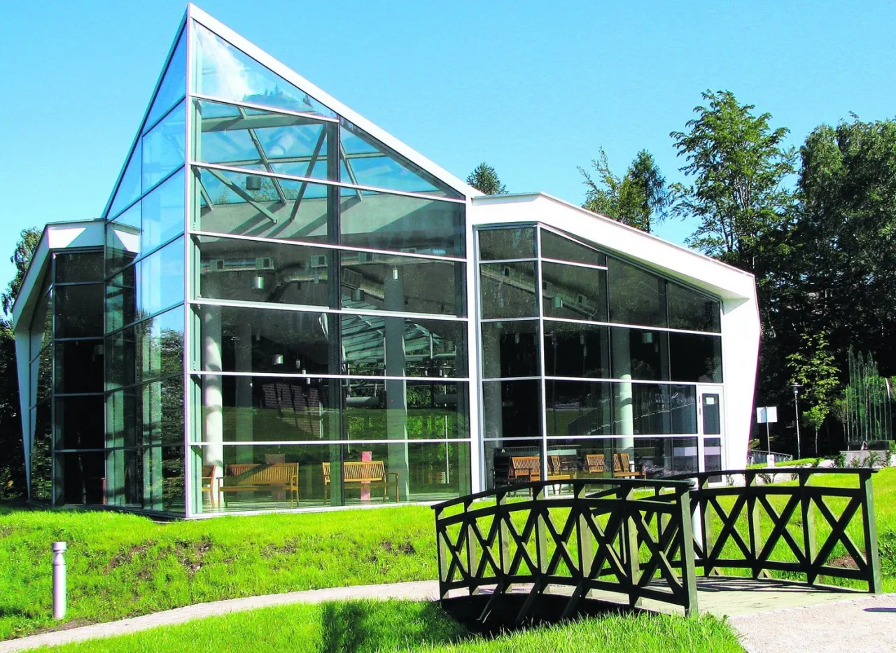 Wnętrze Pijalni W&oacute;d w Ustroniu lub Muzeum Ustrońskie