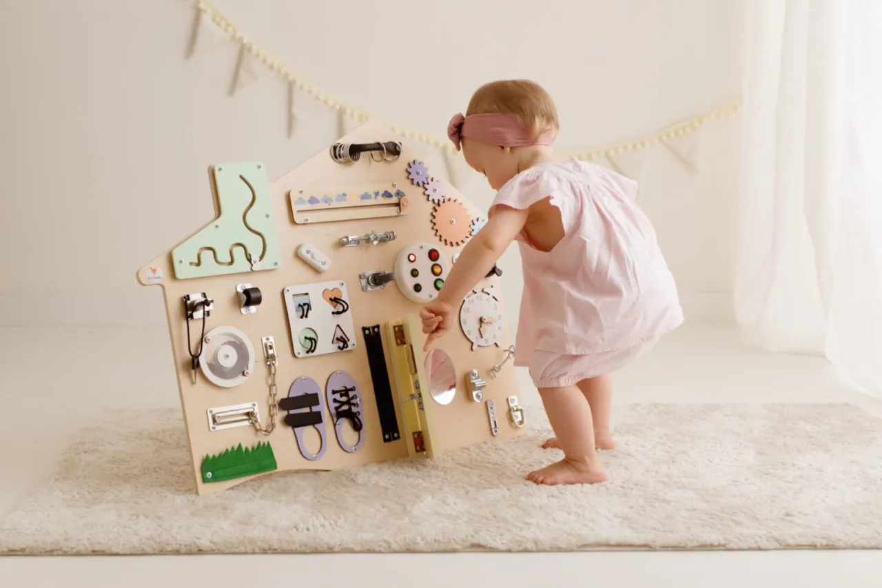 Bezpieczna tablica sensoryczna dla roczniaka certyfikaty