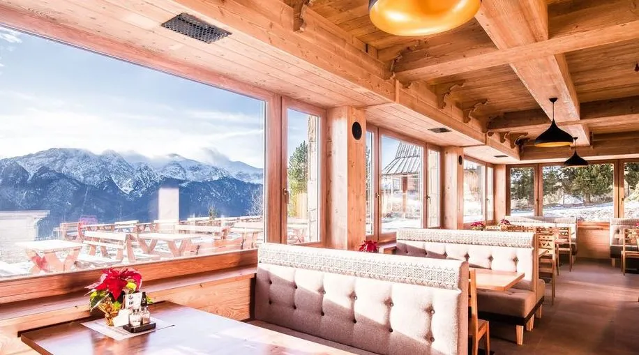 nowoczesna restauracja z widokiem na Tatry