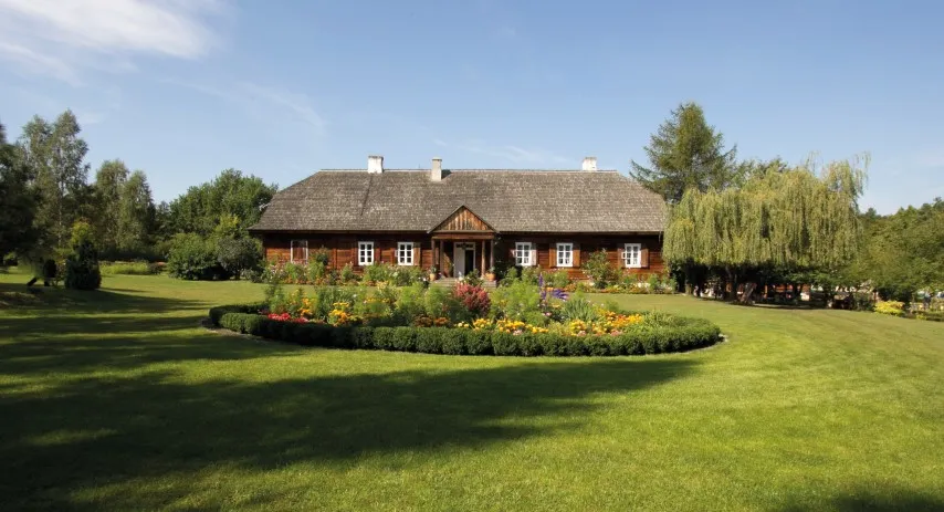 Park Etnograficzny Tokarnia dwór z Suchedniowa