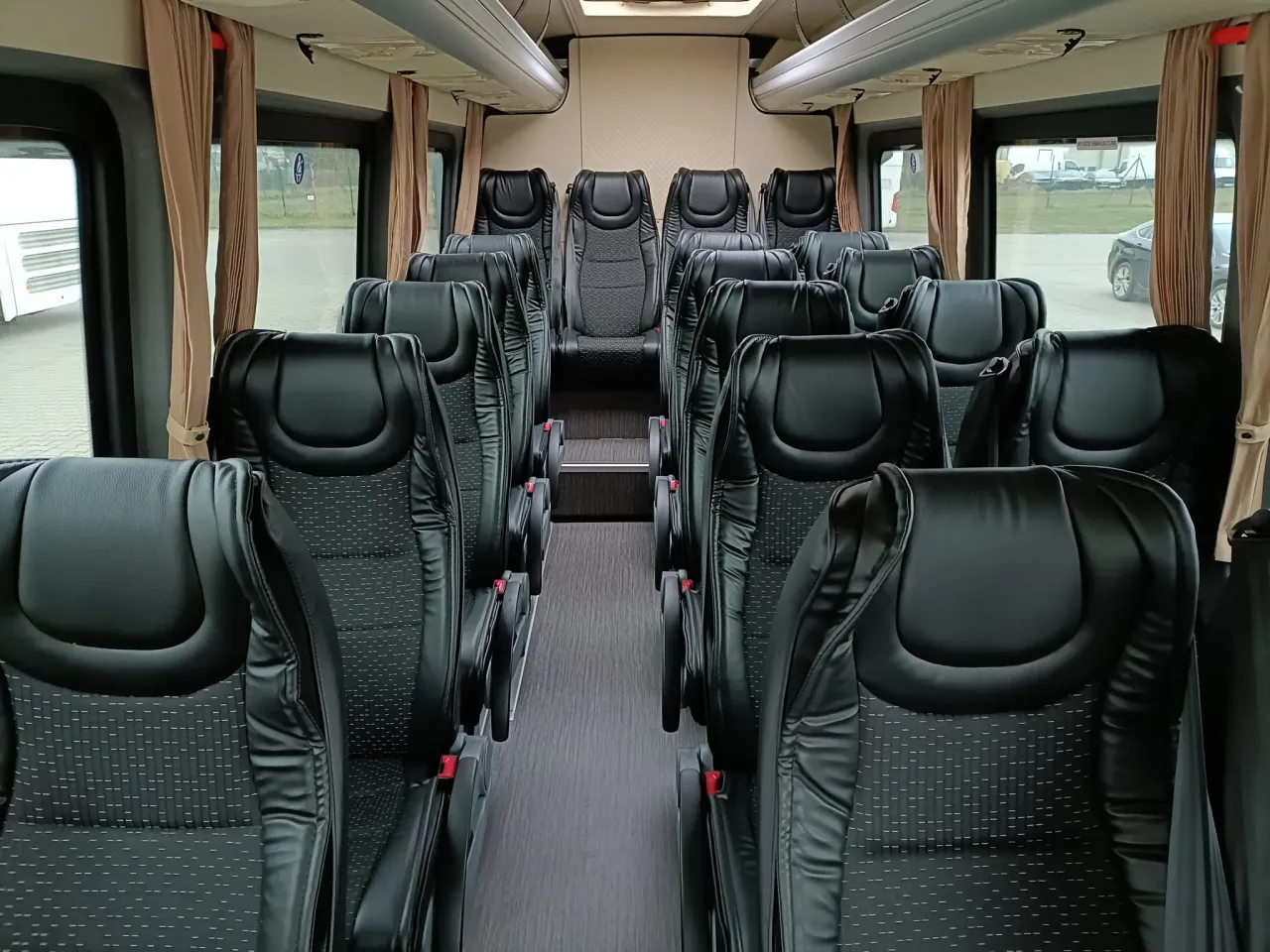 bus 20 osobowy komfort wnętrze