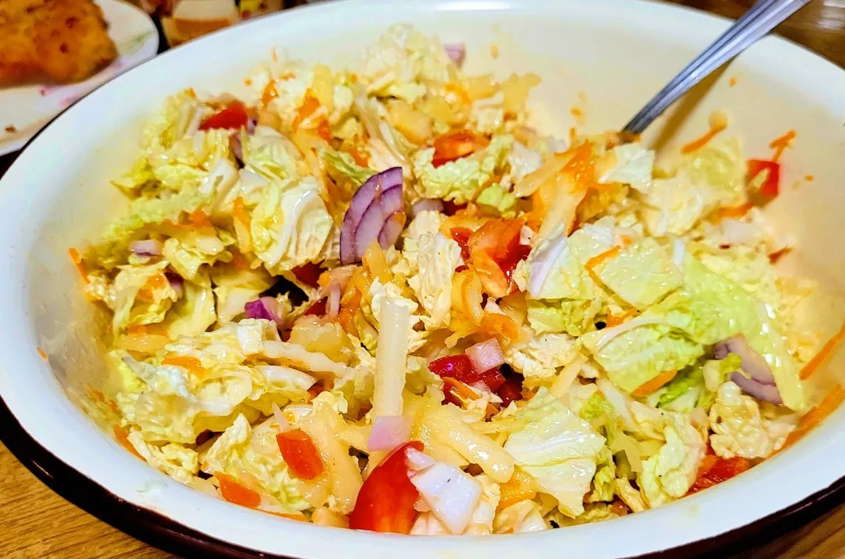 różne sosy do surówki coleslaw winegret