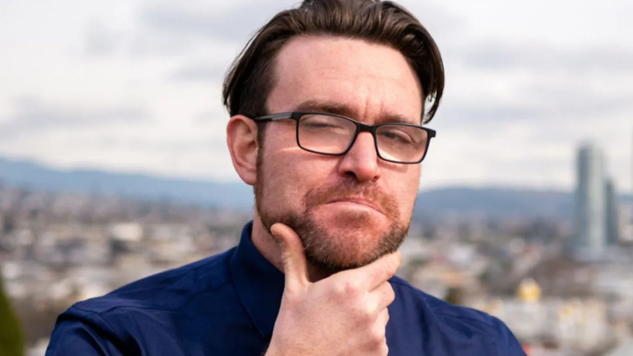 narcyzm jawny vs ukryty r&oacute;żnice infografika