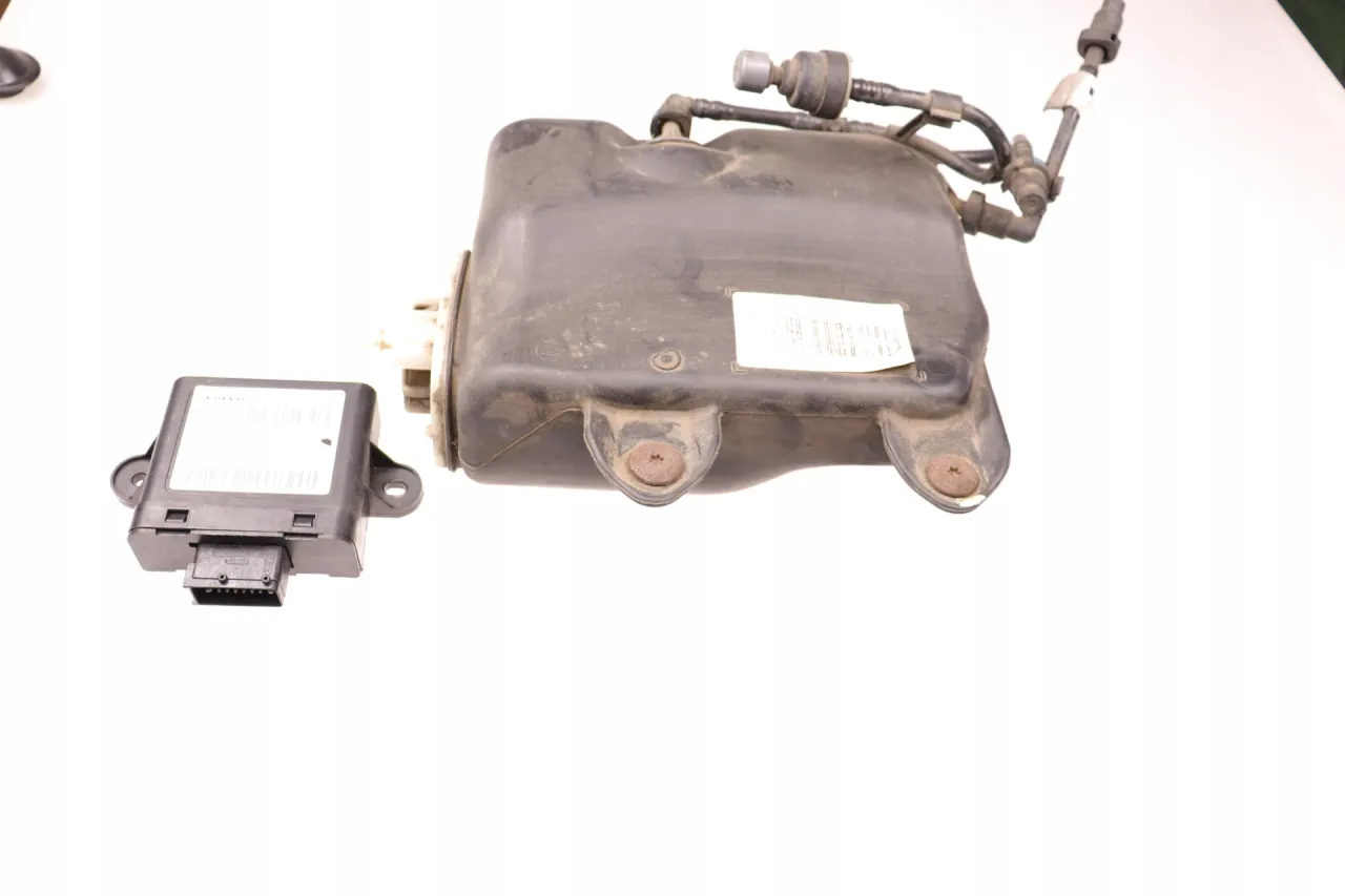 Volvo V50 zbiornik płynu DPF lokalizacja podwozie