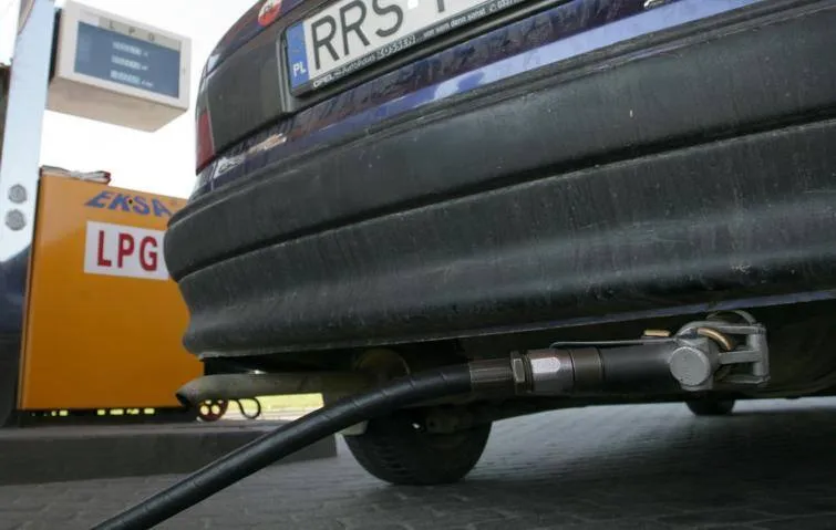 Opel Astra G tankowanie