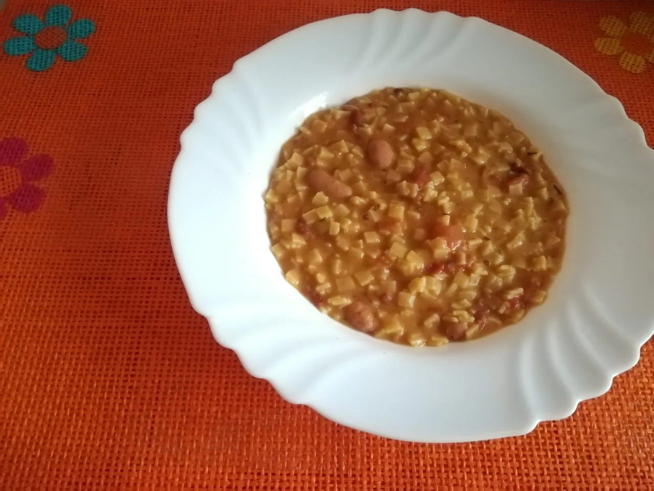 pasta e fagioli cremosa piatto