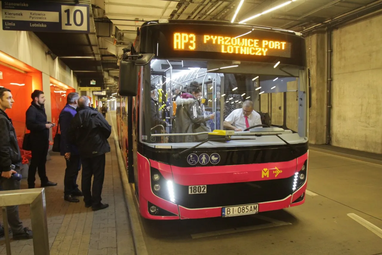 Autobus metropolitalny AP Katowice Pyrzowice