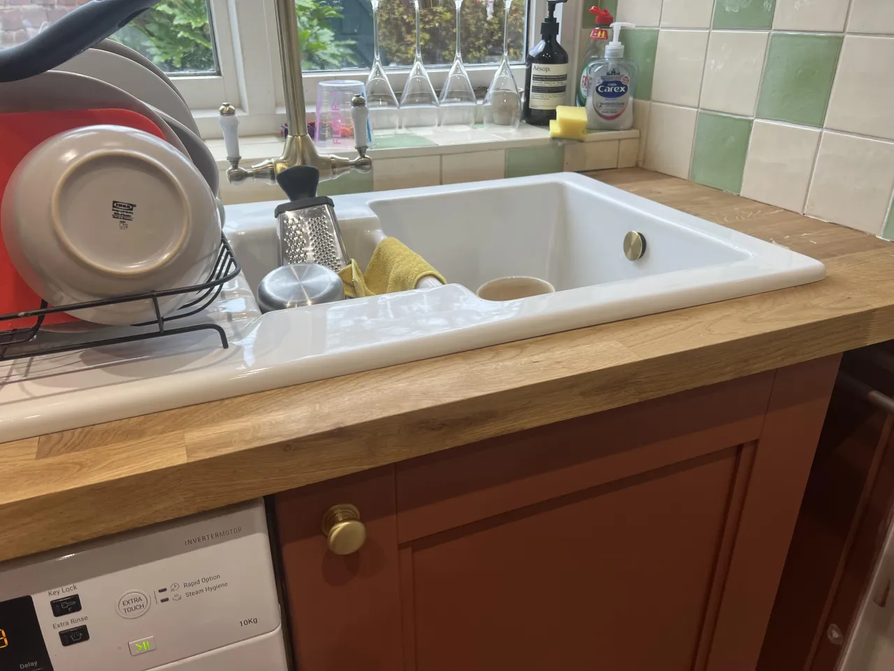 Błędy przy silikonowaniu umywalki