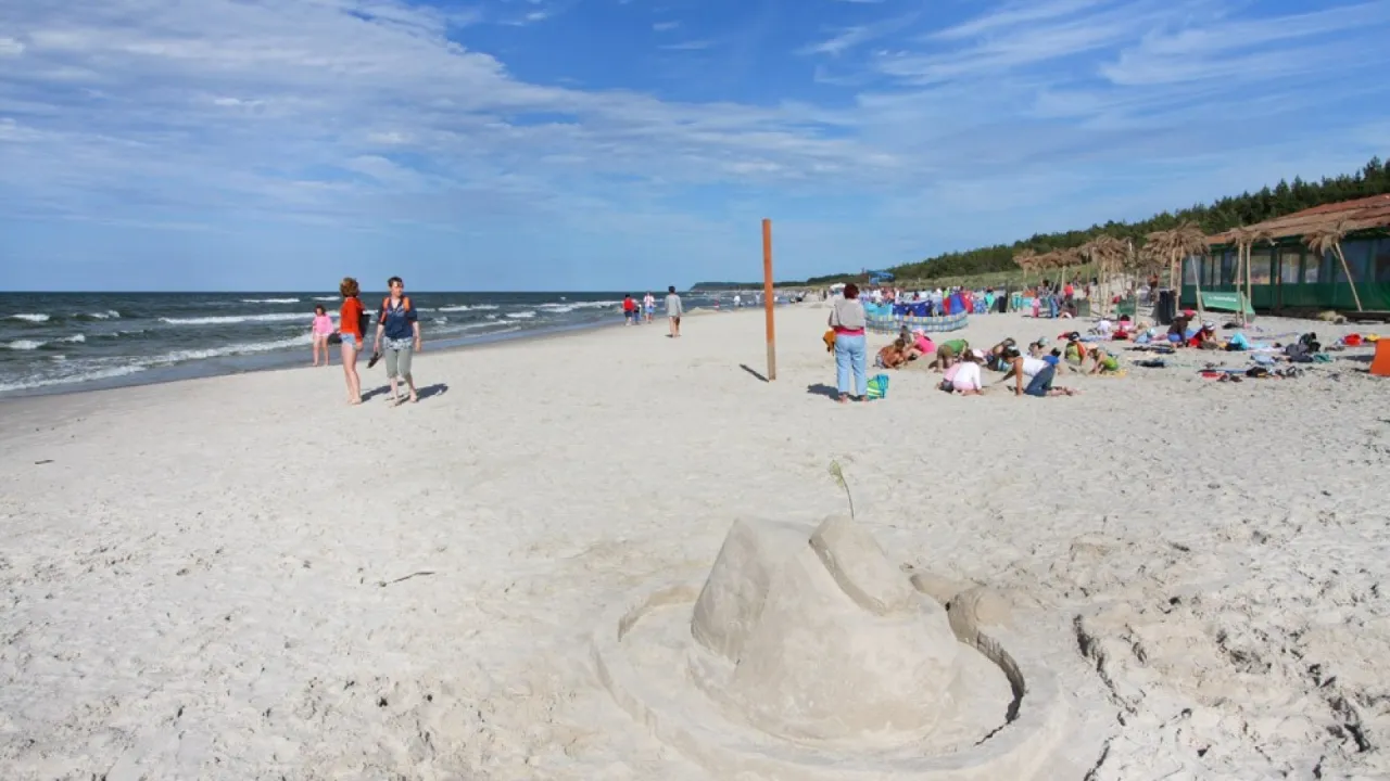 Plaża w Karwi latem