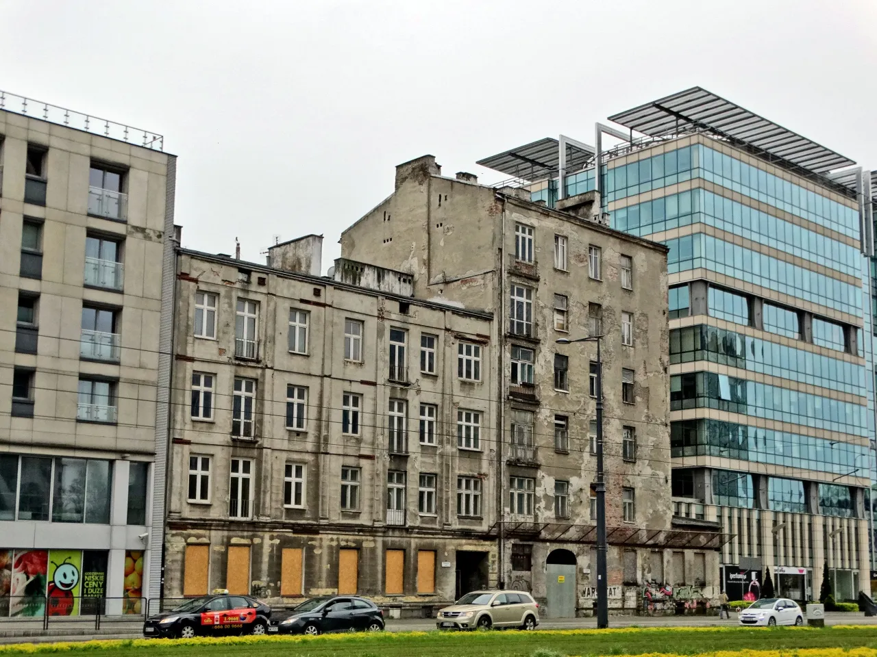 Nowoczesna architektura biurowa i mieszkalna na Woli w Warszawie