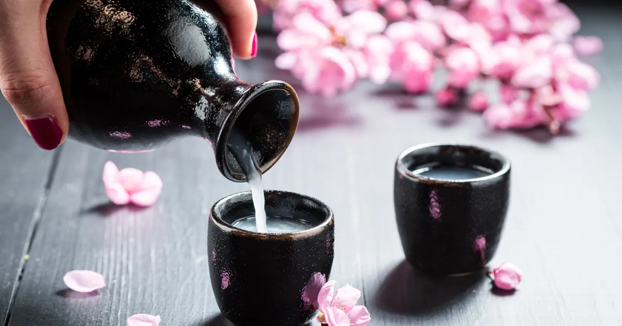 składniki do drink&oacute;w z sake, owoce i zioła