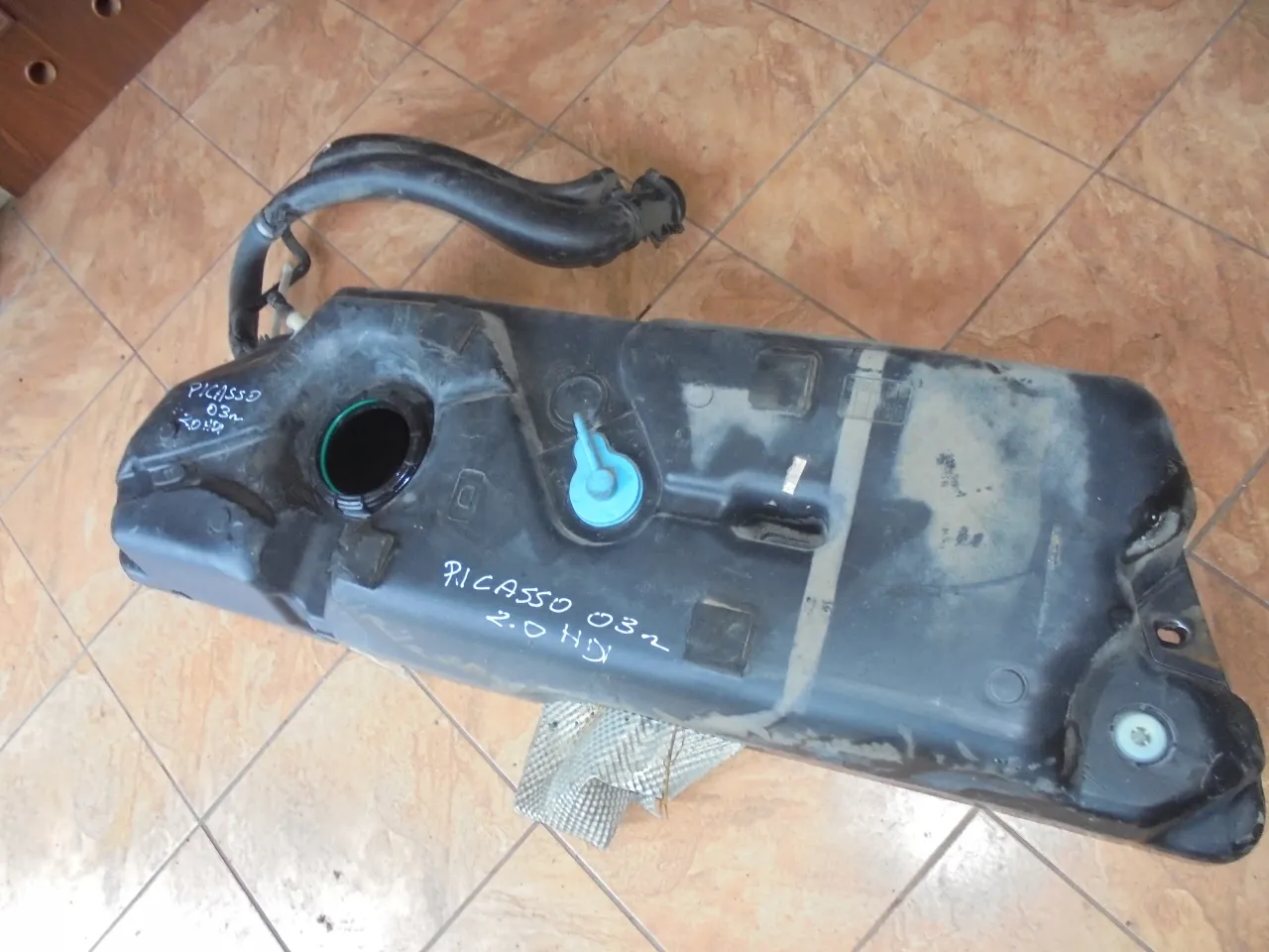 Citroen Xsara Picasso 2.0 HDI zbiornik paliwa