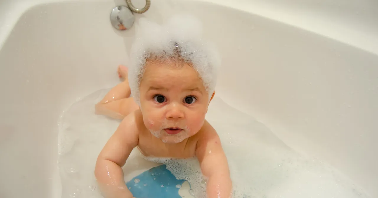 kąpiel w krochmalu dla dziecka z AZS