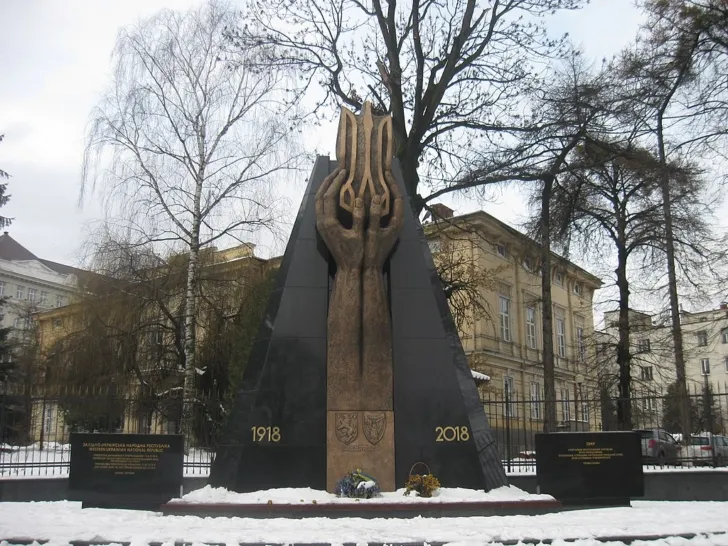 Lwów pomniki wojenne zabezpieczone