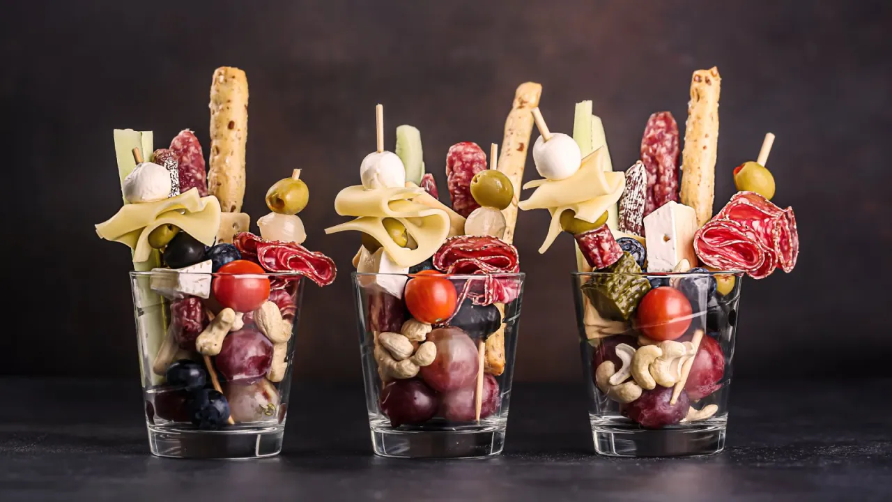 przekąski do drinków różne alkohole