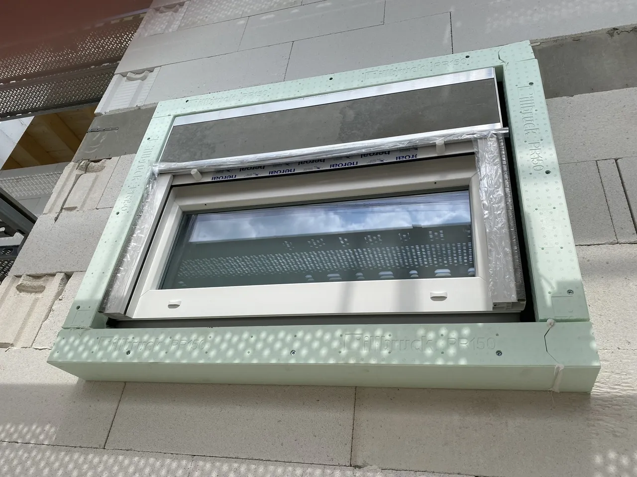 Ciepły montaż okien