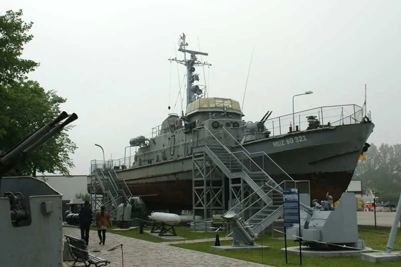 Kołobrzeski Skansen Morski okręty na lądzie