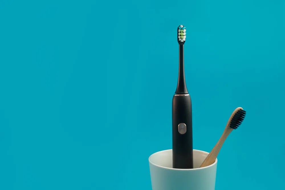 szczoteczka soniczna aparat ortodontyczny implanty