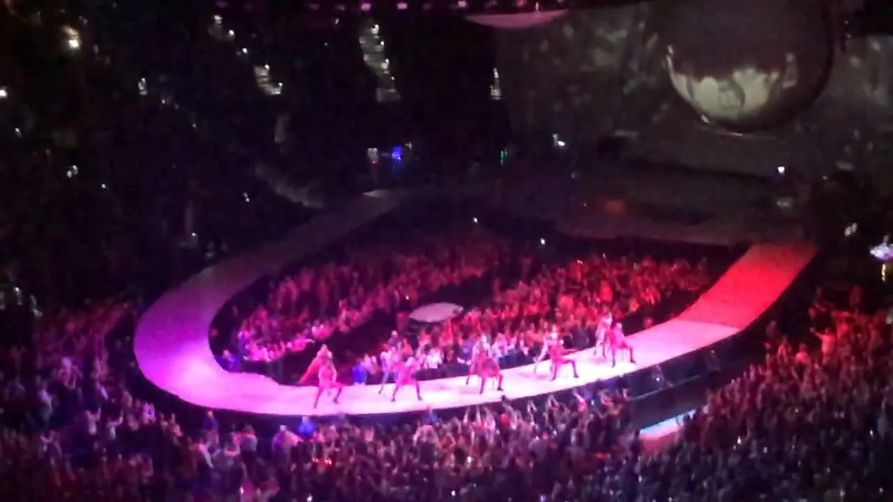 Ariana Grande koncert scena
