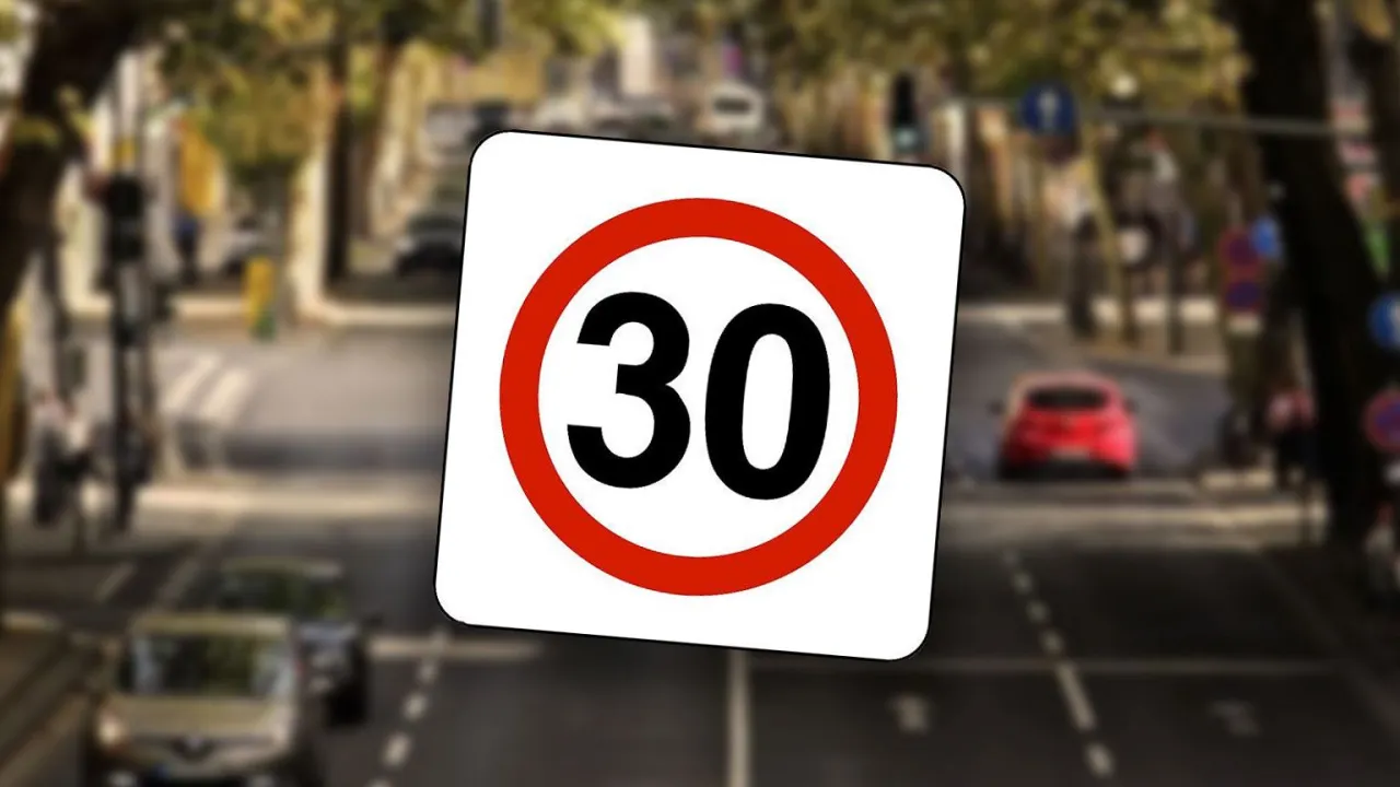 Znaki drogowe roboty drogowe autostrada