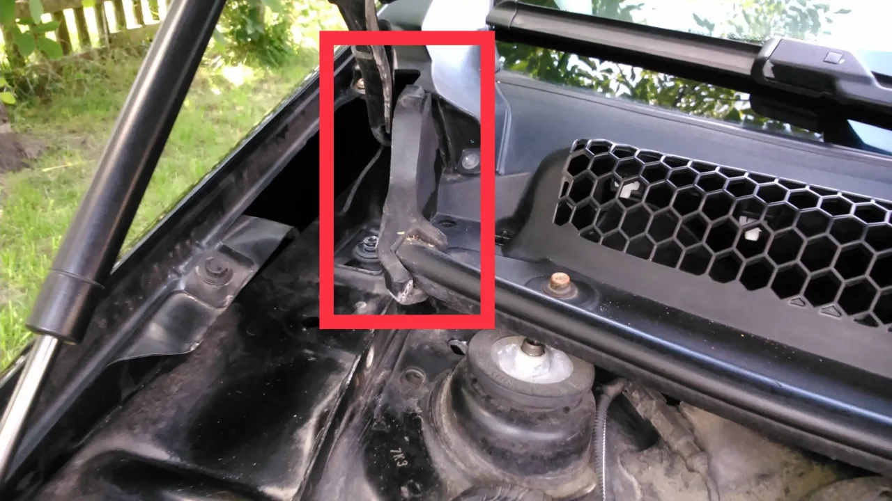 Fiat Stilo demontaż podszybia wycieraczki