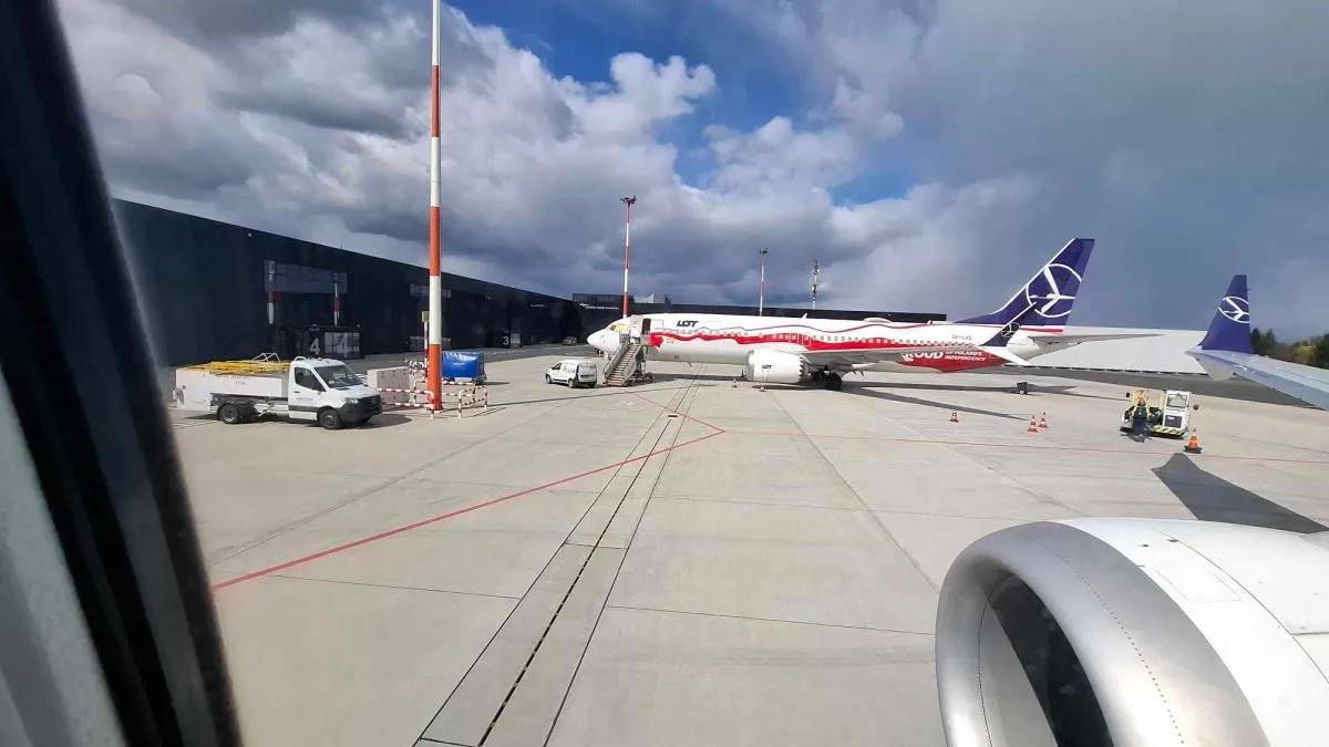 Samolot na płycie lotniska Radom