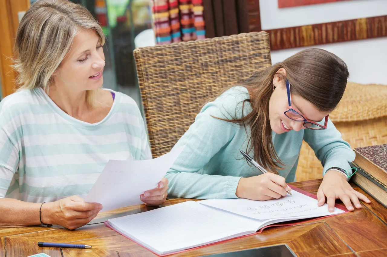 Nauczanie indywidualne z orzeczeniem vs prywatne korepetycje