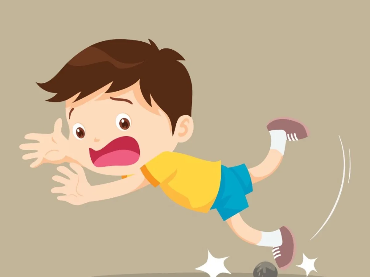 dziecko z zaburzeniami koordynacji ruchowej, potykające się