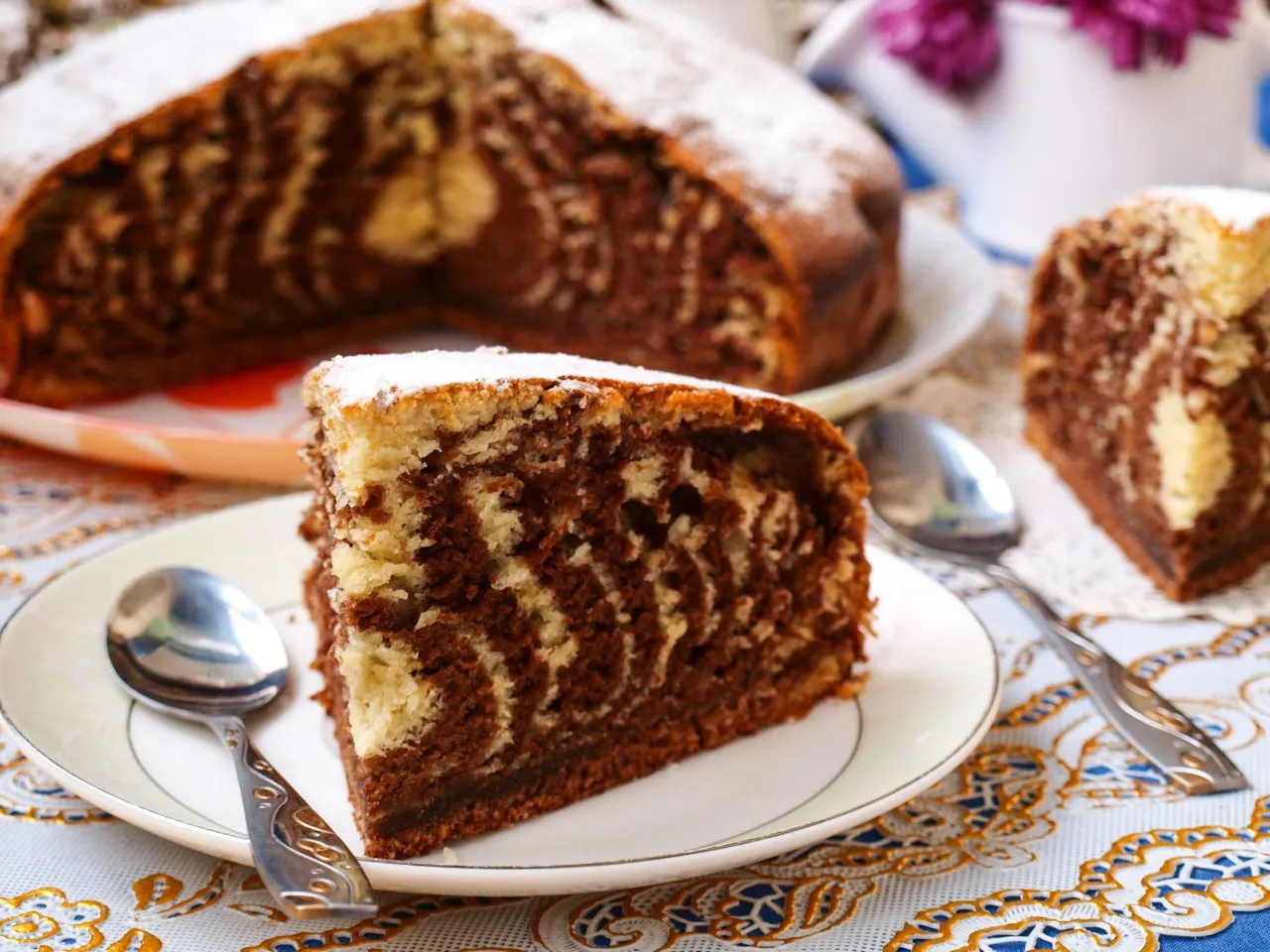 Ciasto marmurkowe z owocami i polewą