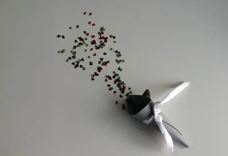 Ekologiczne konfetti z liści i kwiatów