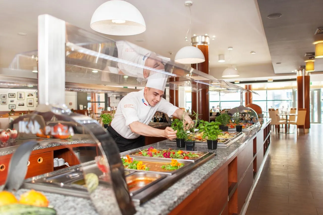 Restauracja Hotel Ikar Plaza Kołobrzeg wnętrze