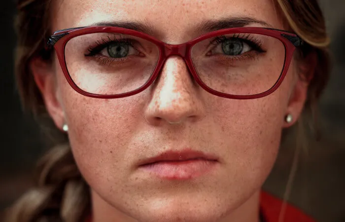 r&oacute;żne typy urody czerwone oprawki