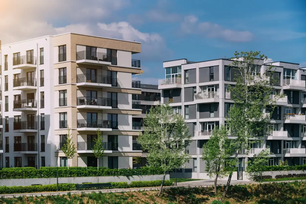 nowe budownictwo vs stare budownictwo