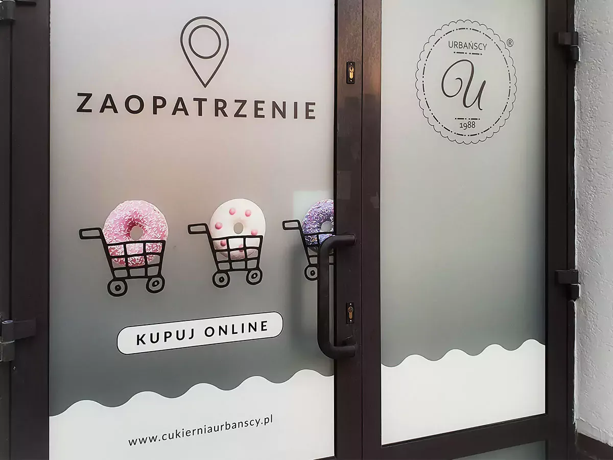 Zastosowania folii matowej w reklamie i wnętrzach