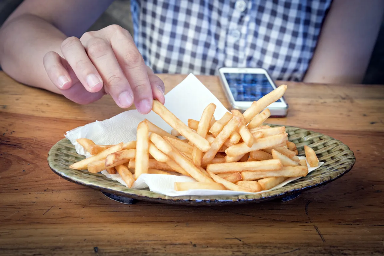 Porównanie frytek mrożonych i świeżych