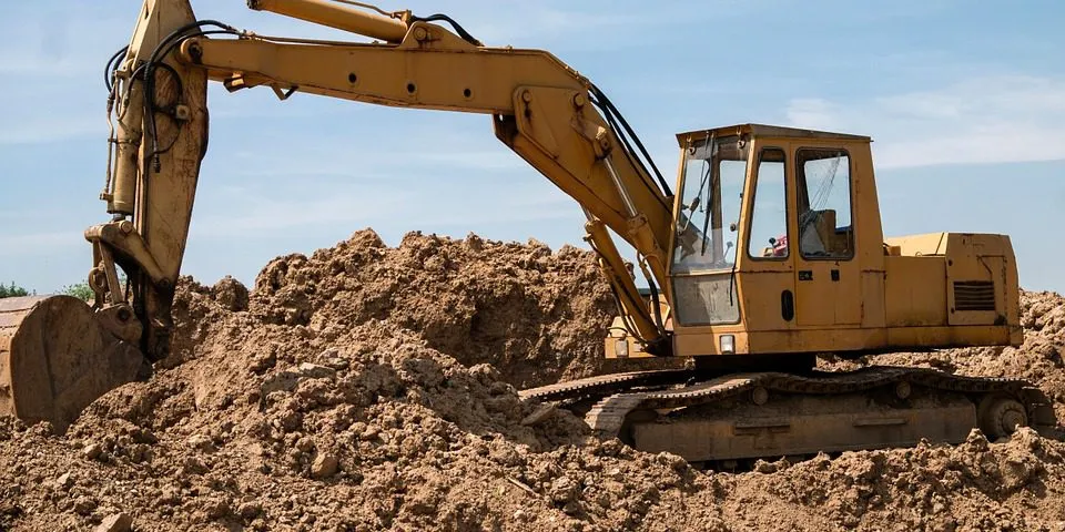 Koparka na placu budowy