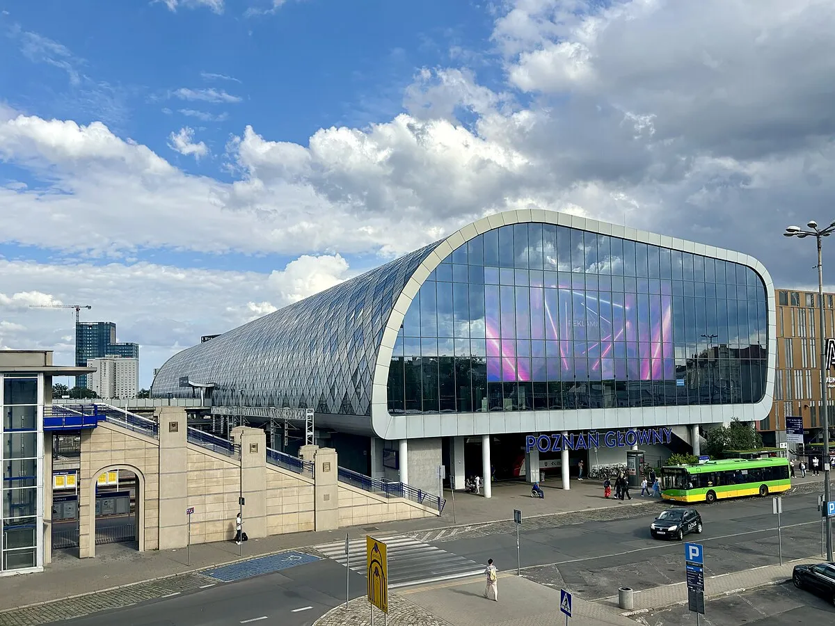 Dworzec Autobusowy PKS Poznań i Galeria Avenida