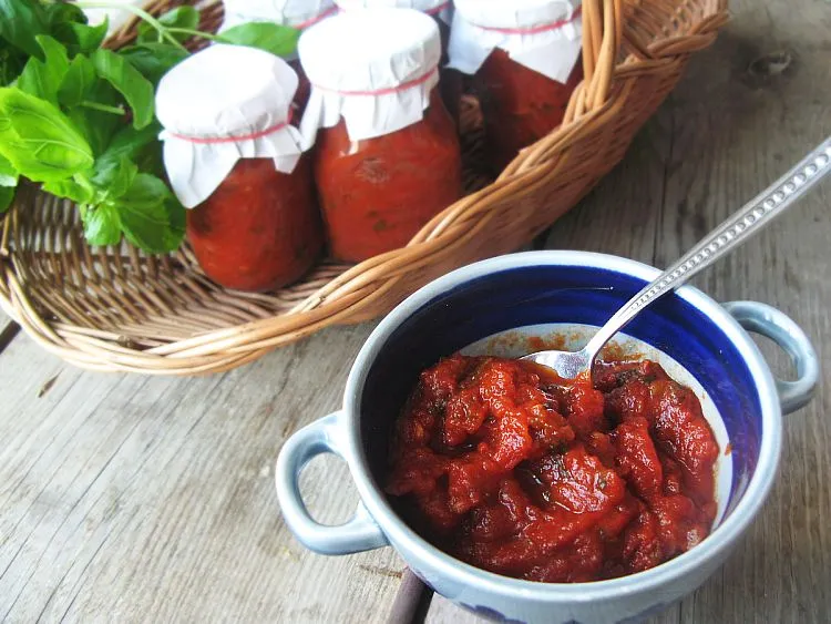 dodatki do sosu arrabbiata sery zioła