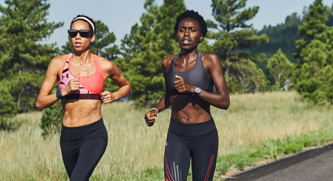 Podstawowy ekwipunek biegacza: buty, odzież