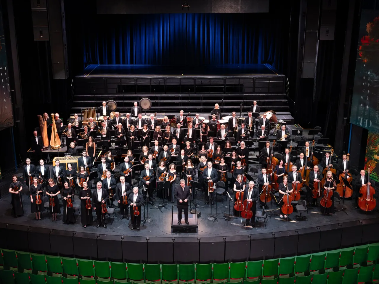 Opera scena spektakl orkiestra publiczność