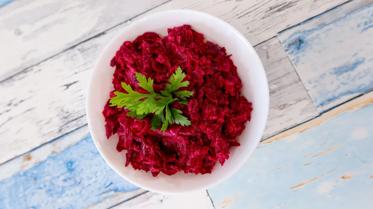surówka z buraka z chrzanem