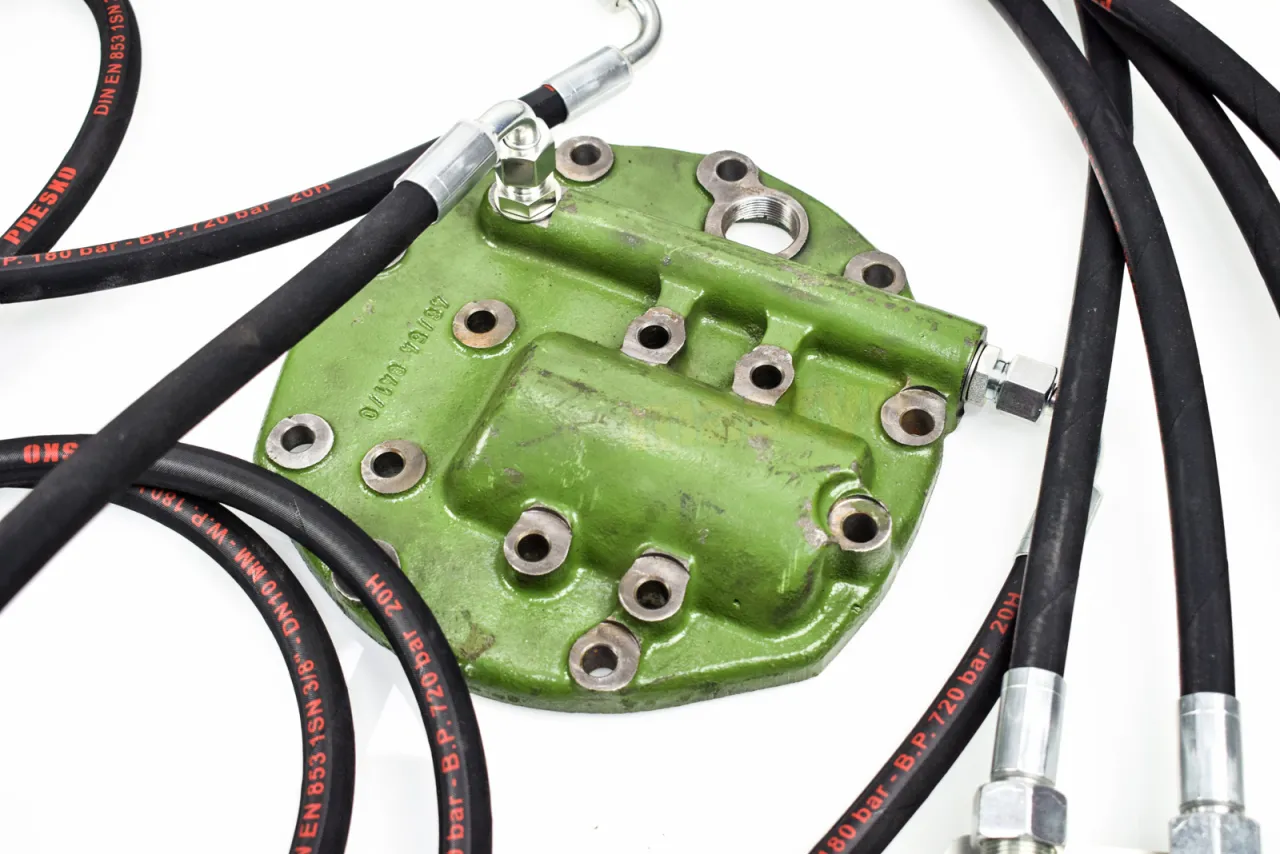 Zdjęcie Jak podłączyć rozdzielacz hydrauliczny 2 sekcyjny do C 360 bez błędów