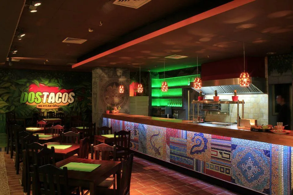 Wnętrze restauracji Dos Tacos na Jasnej