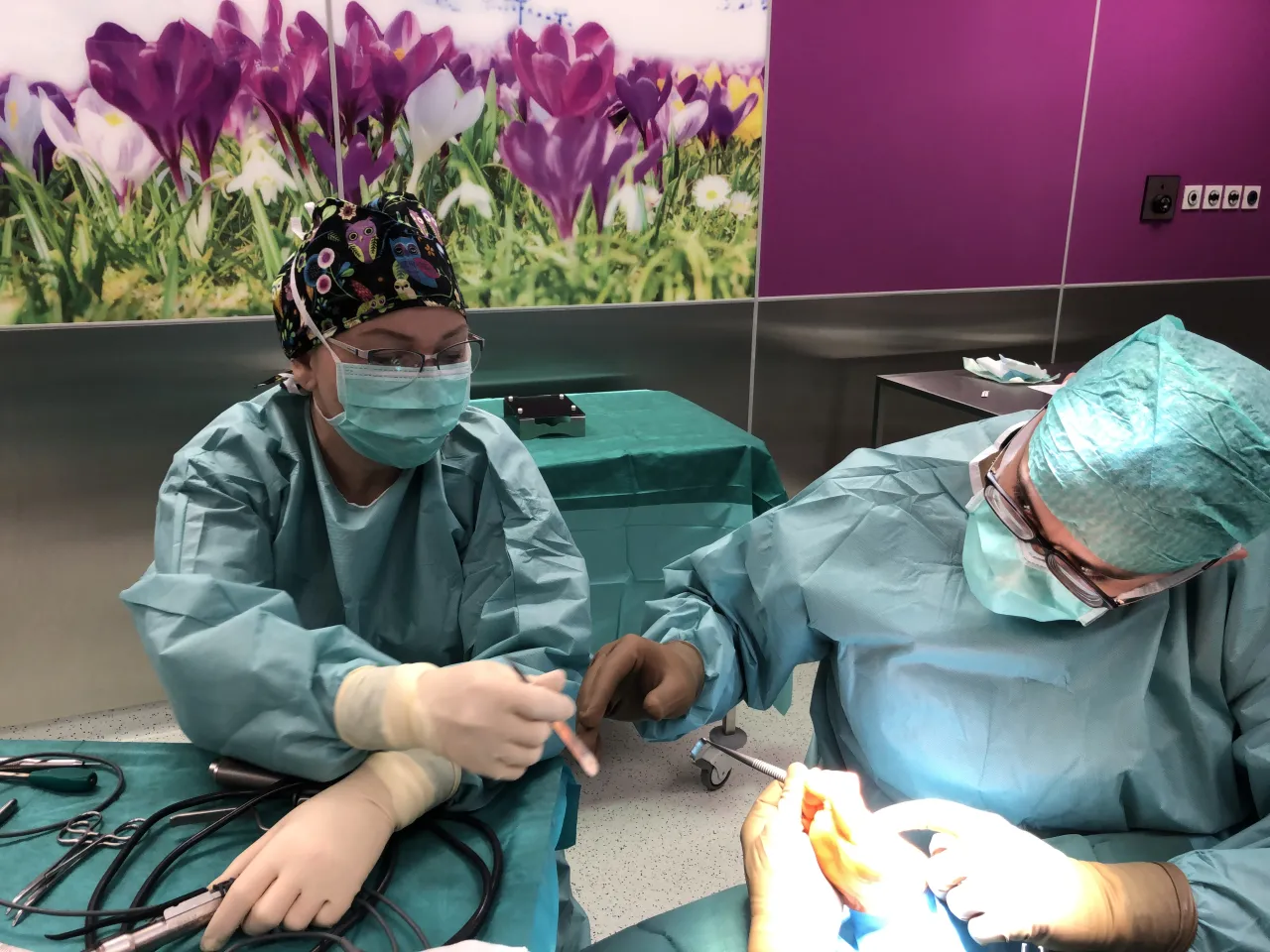 Operacja haluksów: dlaczego wybór kliniki jest kluczowy