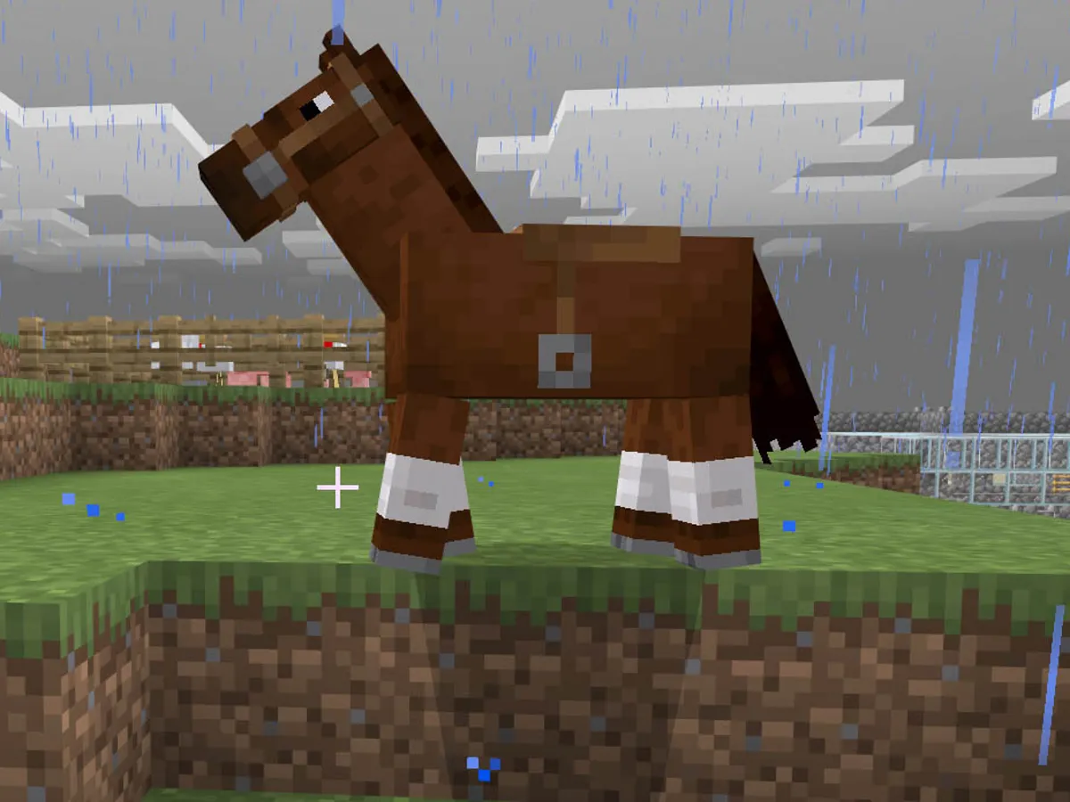 Minecraft gracz na oswojonym koniu siodło