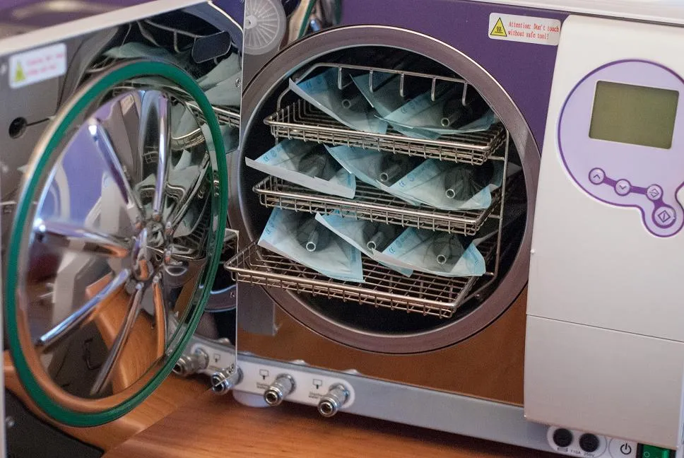 sterylizacja narzędzi tatuaż autoklaw