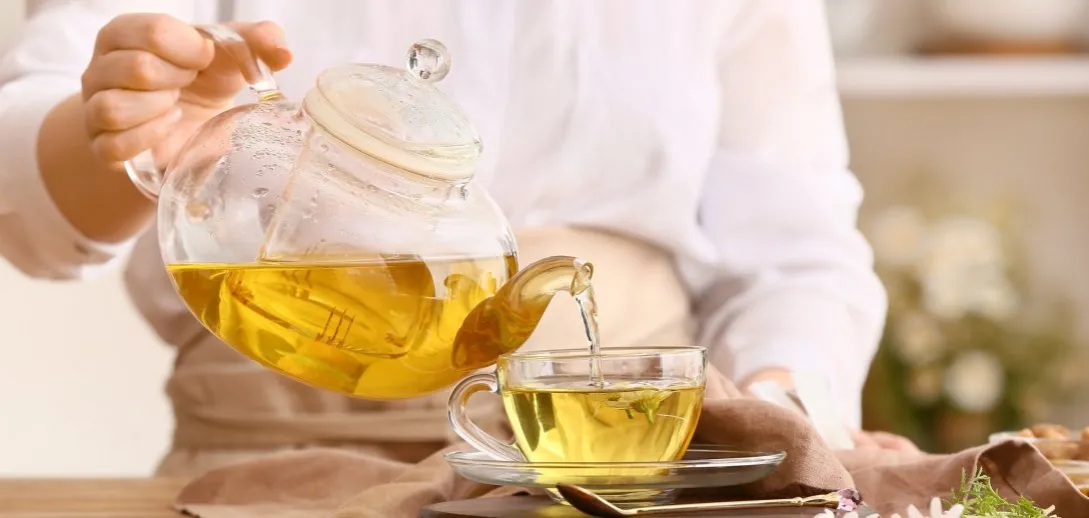 Jak parzyć zioła na cerę, przygotowanie naparów ziołowych