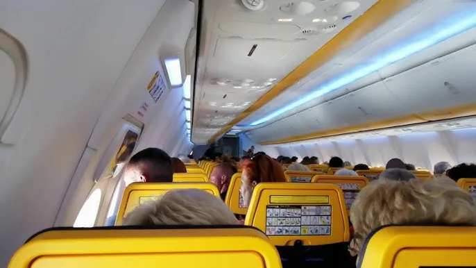 Lotnisko Poznań Ławica samolot startuje